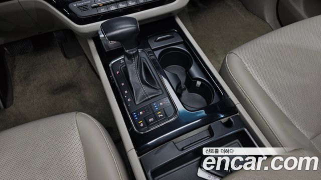 Kia Canival 2017 — photo 12
