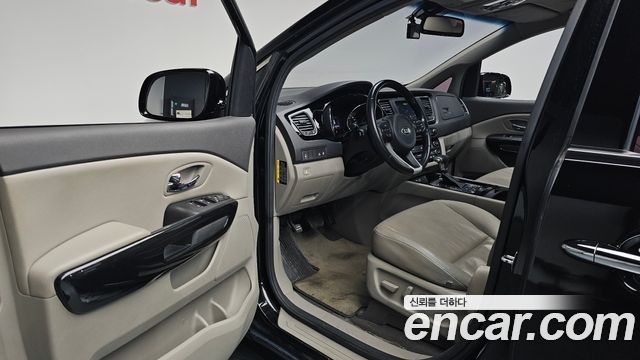 Kia Canival 2017 — photo 13