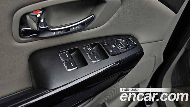 Kia Canival 2017 — photo 23