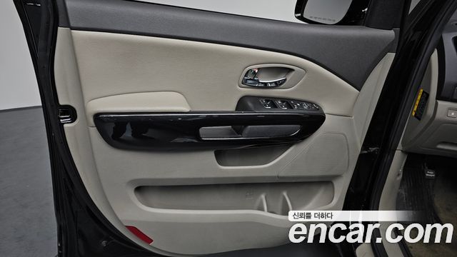 Kia Canival 2017 — photo 14