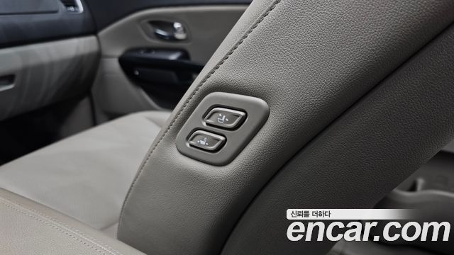 Kia Canival 2017 — photo 31