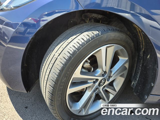 Hyundai AVANTE 2017 — photo 7