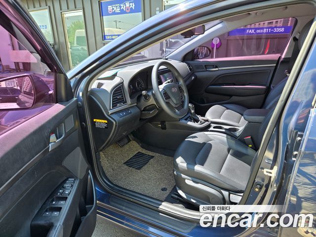 Hyundai AVANTE 2017 — photo 10