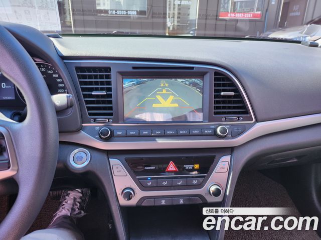 Hyundai AVANTE 2017 — photo 14