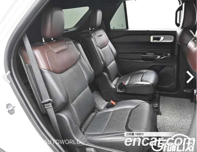 Ford Explorer 2021 — photo 11
