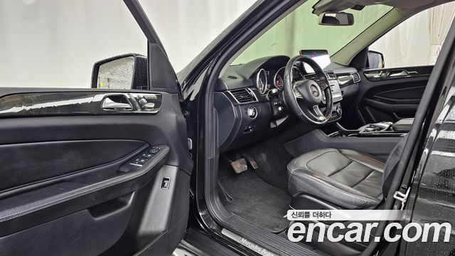 Mercedes-Benz GLE-Class 2017 — photo 10