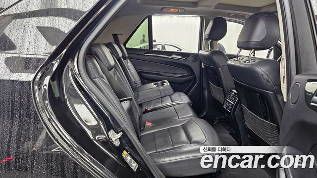 Mercedes-Benz GLE-Class 2017 — photo 12