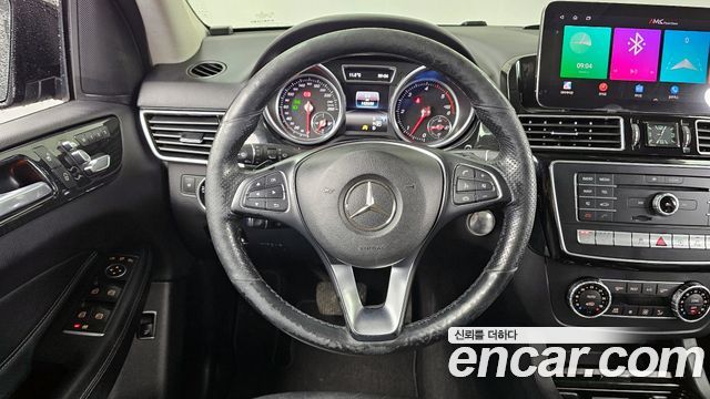 Mercedes-Benz GLE-Class 2017 — photo 13