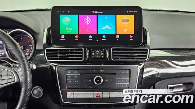 Mercedes-Benz GLE-Class 2017 — photo 14