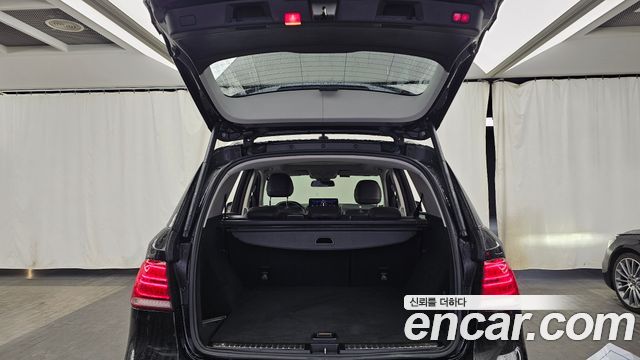 Mercedes-Benz GLE-Class 2017 — photo 20