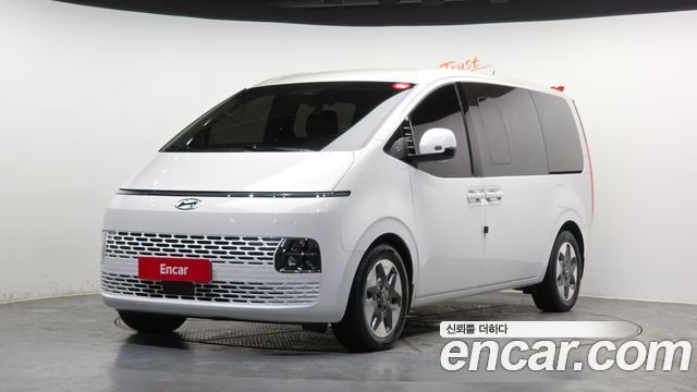 Hyundai Staria 2022 — photo 1