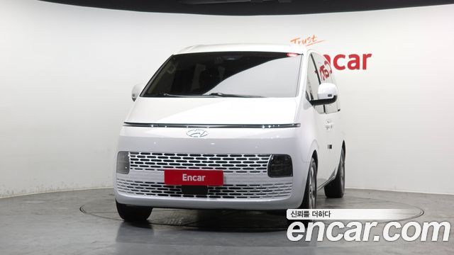 Hyundai Staria 2022 — photo 3
