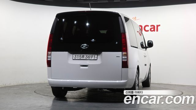 Hyundai Staria 2022 — photo 4