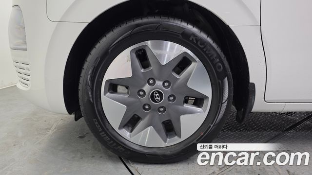 Hyundai Staria 2022 — photo 5