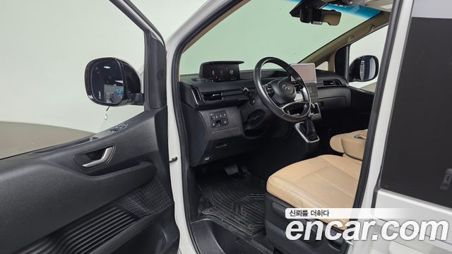Hyundai Staria 2022 — photo 13
