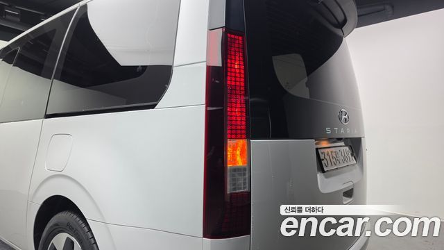Hyundai Staria 2022 — photo 9