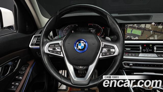 BMW 3-Series 2020 — photo 13