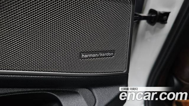 BMW 3-Series 2020 — photo 19