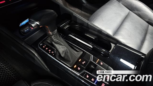 Kia K7 2017 — photo 9