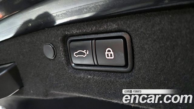 Kia K7 2017 — photo 19