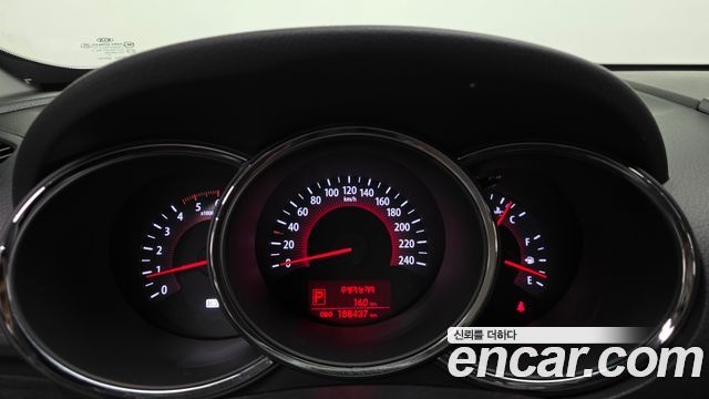 Kia Sorento 2011 — photo 8