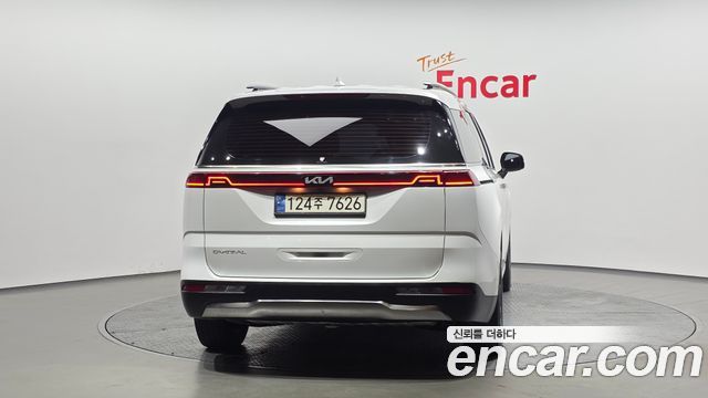 Kia Canival 2023 — photo 4