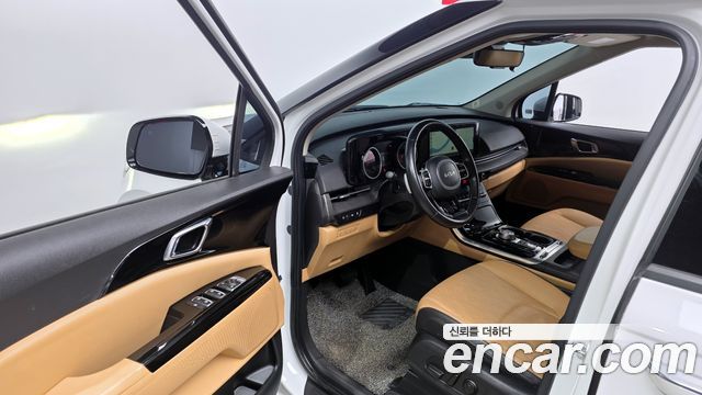 Kia Canival 2023 — photo 13