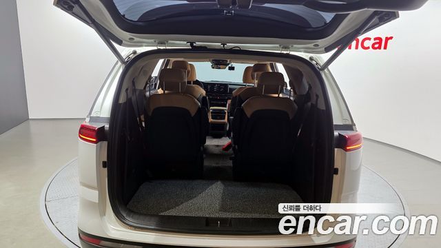 Kia Canival 2023 — photo 25