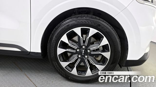 Kia Canival 2023 — photo 7
