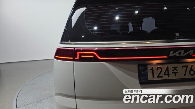 Kia Canival 2023 — photo 9