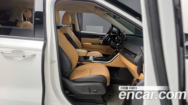 Kia Canival 2023 — photo 16