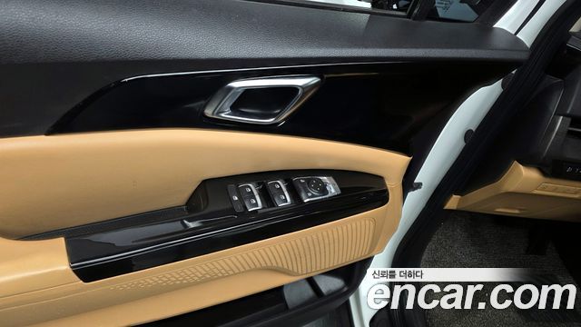 Kia Canival 2023 — photo 28