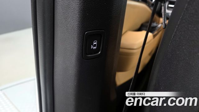 Kia Canival 2023 — photo 35