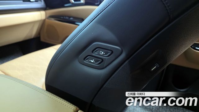 Kia Canival 2023 — photo 37