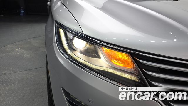 Lincoln MKC 2018 — photo 8