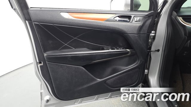 Lincoln MKC 2018 — photo 14