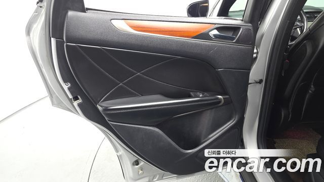 Lincoln MKC 2018 — photo 15
