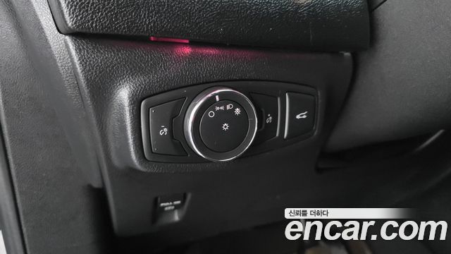 Lincoln MKC 2018 — photo 28