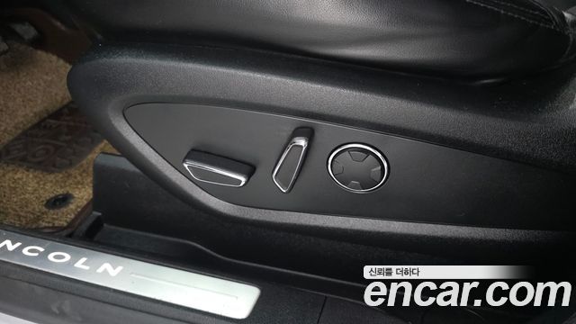 Lincoln MKC 2018 — photo 34
