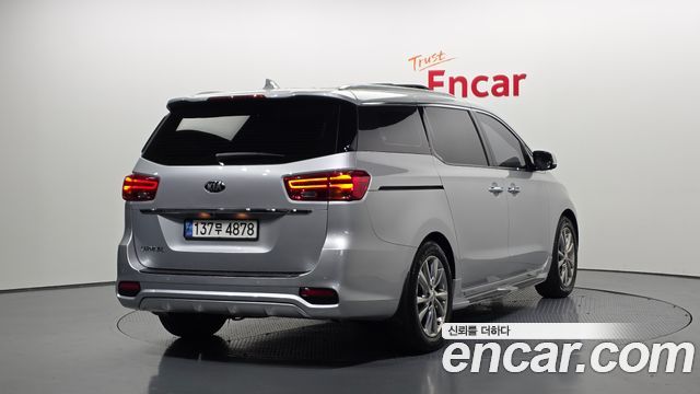 Kia Canival 2019 — photo 2