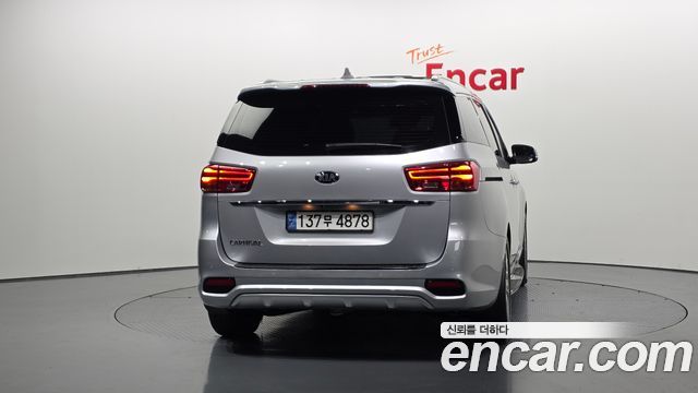 Kia Canival 2019 — photo 4