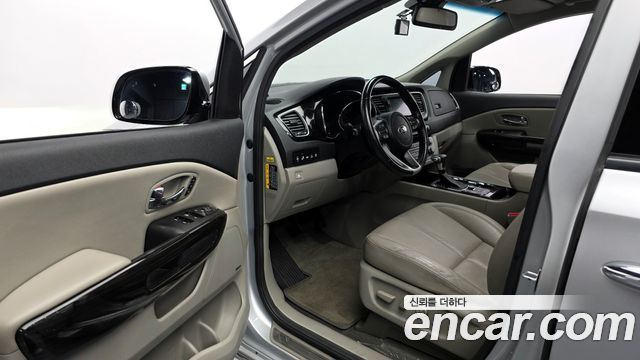 Kia Canival 2019 — photo 13