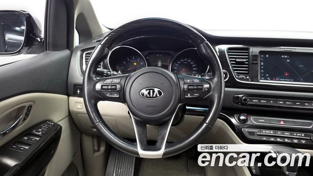 Kia Canival 2019 — photo 18