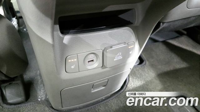 Kia Canival 2019 — photo 25