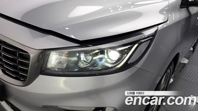 Kia Canival 2019 — photo 8