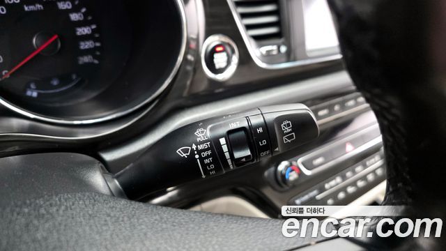 Kia Canival 2019 — photo 29