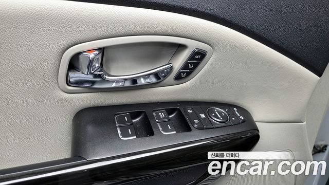 Kia Canival 2019 — photo 31