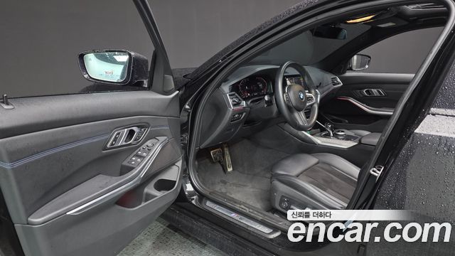 BMW 3-Series 2021 — photo 10