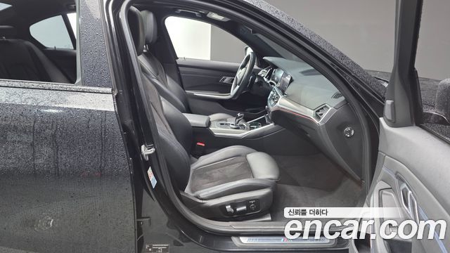 BMW 3-Series 2021 — photo 11