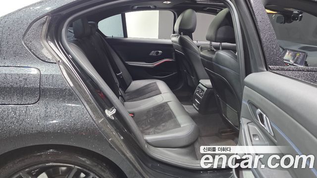 BMW 3-Series 2021 — photo 12